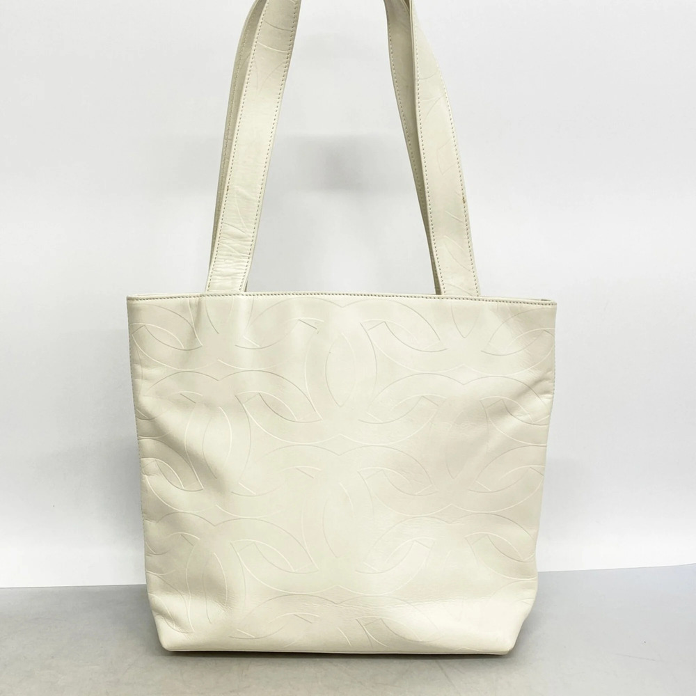 CHANEL White Leather Tote Bag - Picture 10 of 10
